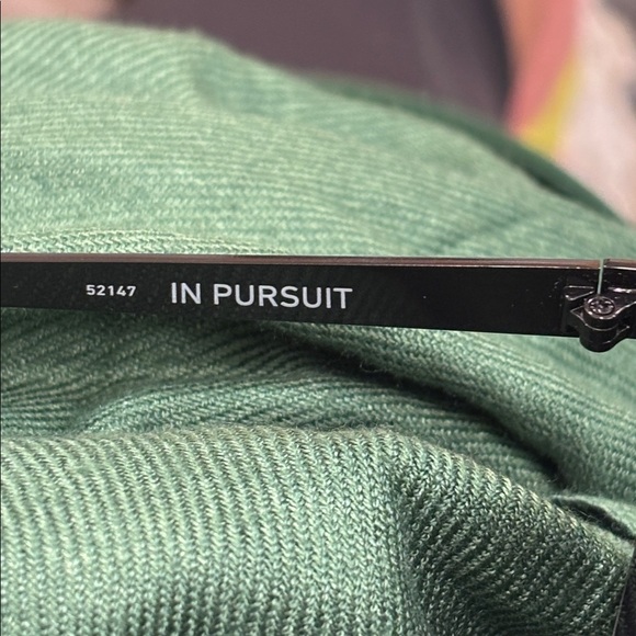 Quay In pursuit Bold Oversized sunglasses - Picture 9 of 10